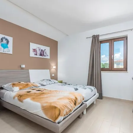 Vanesa With Private Pool Nearby Porec