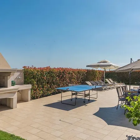 Vanesa With Private Pool Nearby Porec * Montižana