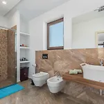 Vanesa With Private Pool Nearby Porec Montizana