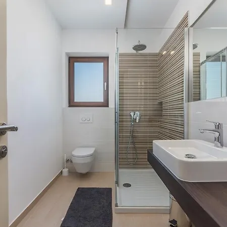 Vila Vanesa With Private Pool Nearby Porec *