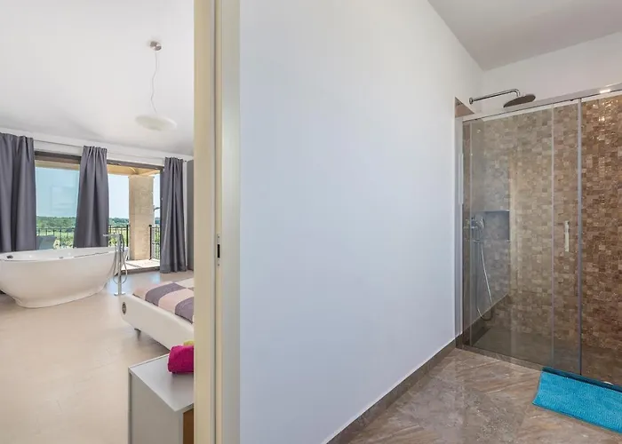 Vanesa With Private Pool Nearby Porec Vila