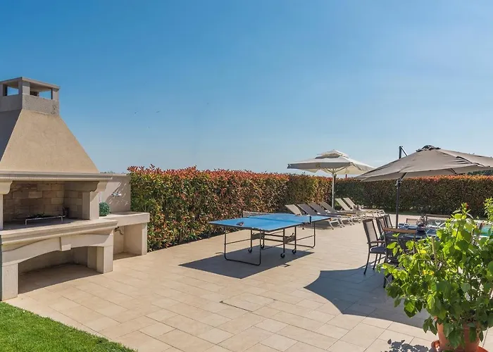 Vanesa With Private Pool Nearby Porec * Montizana