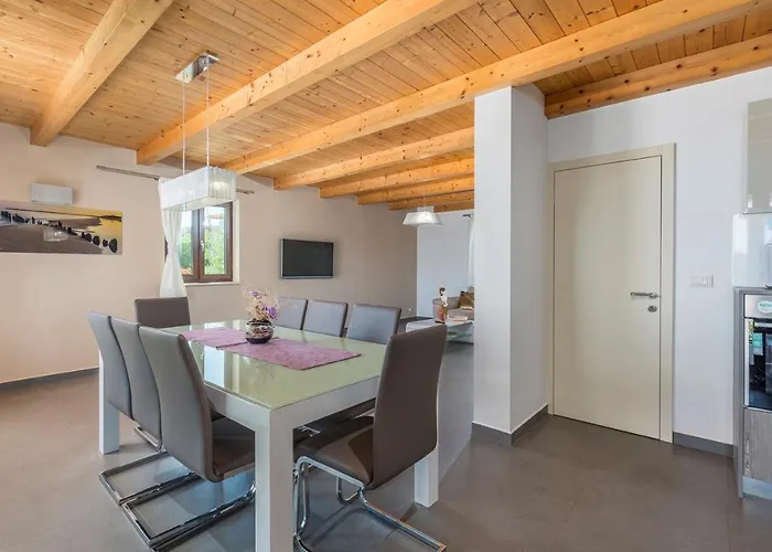 Vanesa With Private Pool Nearby Porec *